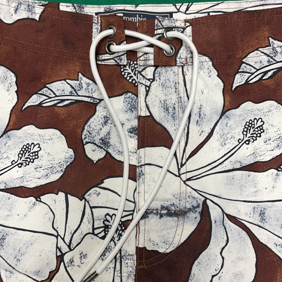 Men’s Abercrombie & Fitch swim shorts. Size 34 - Picture 4 of 10